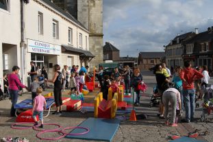 Le parcours petite enfance avec de nombreux gyms en herbe