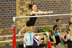 Salomé aux barres et à la poutre